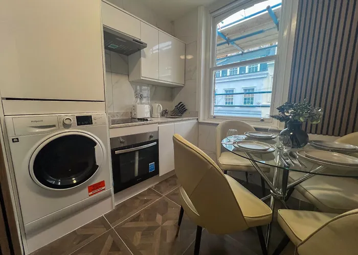 Chic Soho Studio Stylish Stay In The Heart Of London! 4