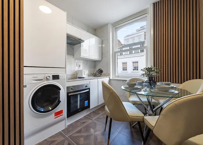 Chic Soho Studio Stylish Stay In The Heart Of London! 4