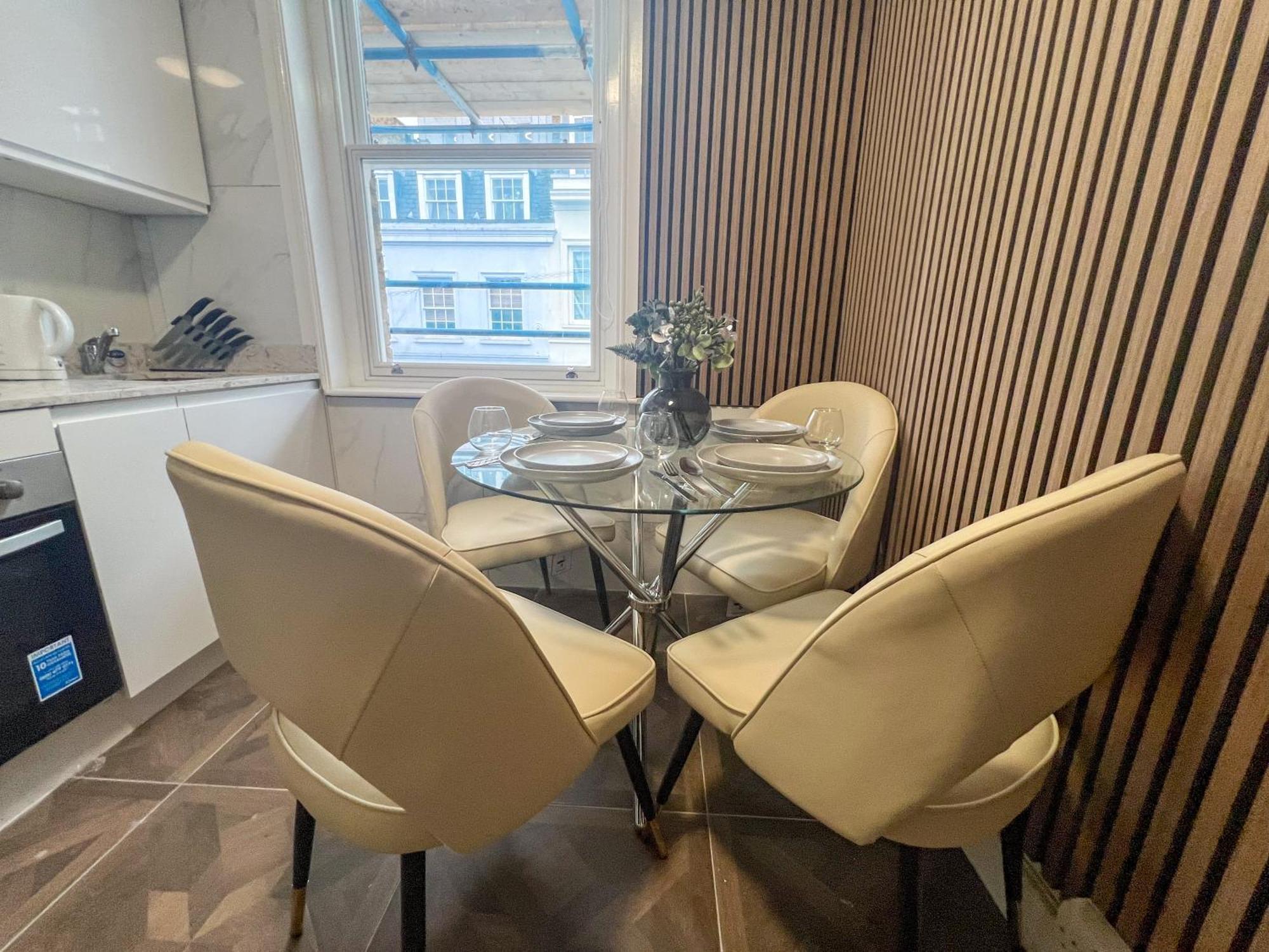 Chic Soho Stylish In The Heart Of London! 4 Londres